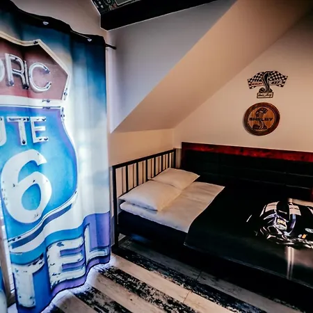 Jantarvia Car Museum , Pasja I Wypoczynek Z Klimatem 3*