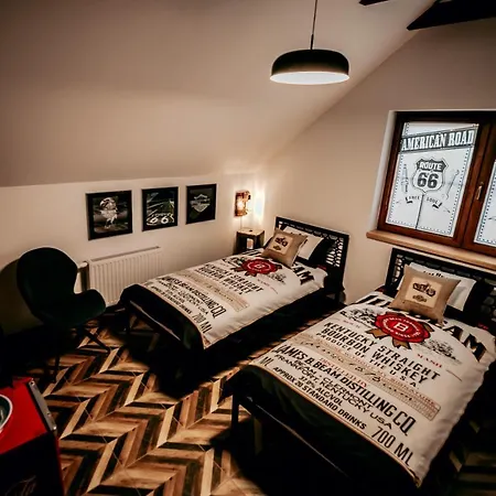 Pensionat Jantarvia Car Museum , Pasja I Wypoczynek Z Klimatem