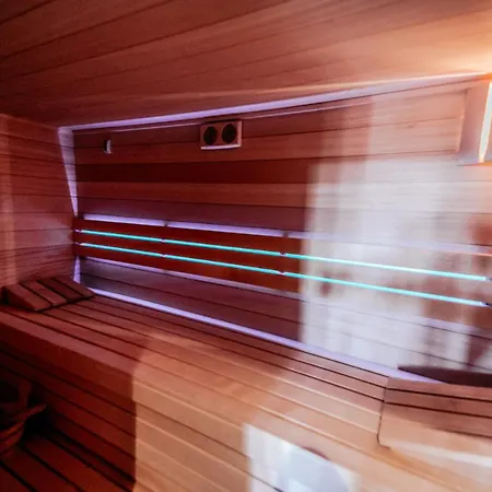 Jantarvia Car Museum , Pasja I Wypoczynek Z Klimatem 3* Jantar