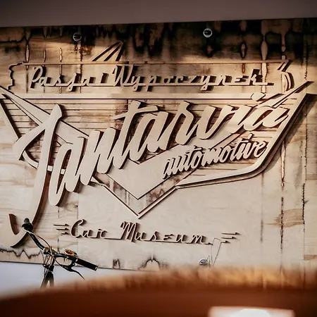 Jantarvia Car Museum , Pasja I Wypoczynek Z Klimatem Maison d'hôtes