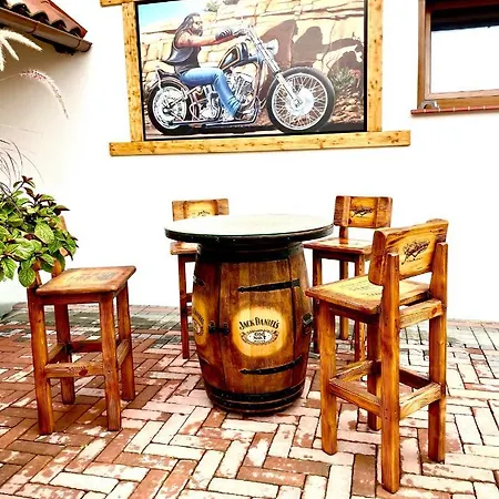 Jantarvia Car Museum , Pasja I Wypoczynek Z Klimatem Pensionat