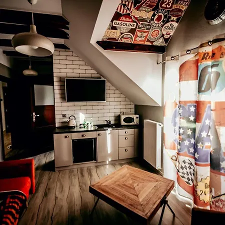 Pensionat Jantarvia Car Museum , Pasja I Wypoczynek Z Klimatem 3*