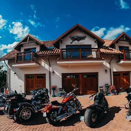 Jantarvia Car Museum , Pasja I Wypoczynek Z Klimatem 3* Jantar