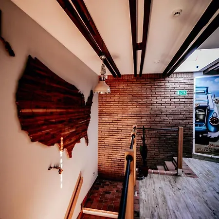 Maison d'hôtes Jantarvia Car Museum , Pasja I Wypoczynek Z Klimatem *