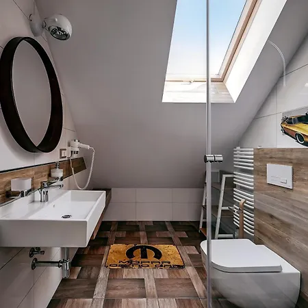 Pensionat Jantarvia Car Museum , Pasja I Wypoczynek Z Klimatem