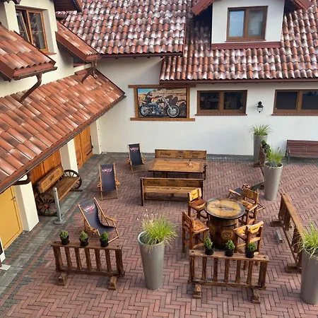 Jantarvia Car Museum , Pasja I Wypoczynek Z Klimatem 3* Jantar