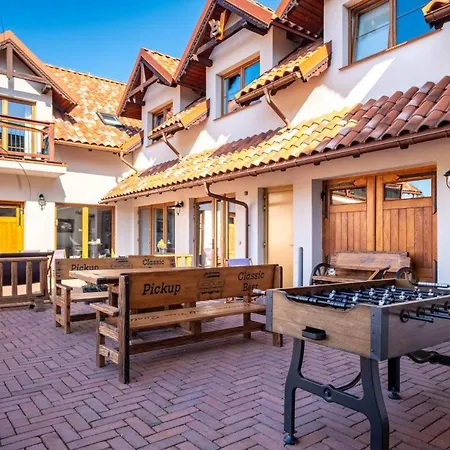 Πανσιόν Jantarvia Car Museum , Pasja I Wypoczynek Z Klimatem 3*