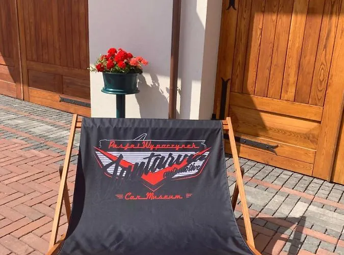 Jantarvia Car Museum , Pasja I Wypoczynek Z Klimatem Гостевой дом Янтар