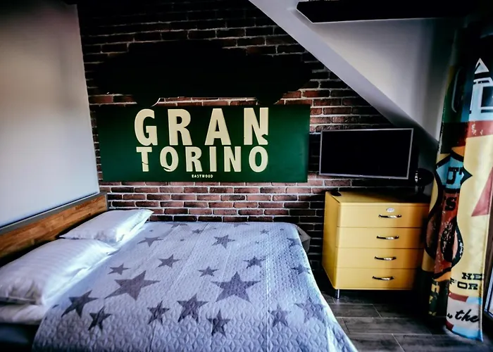 Jantarvia Car Museum , Pasja I Wypoczynek Z Klimatem 3* Янтар