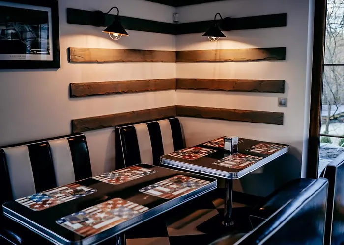 Jantarvia Car Museum , Pasja I Wypoczynek Z Klimatem 3* Янтар