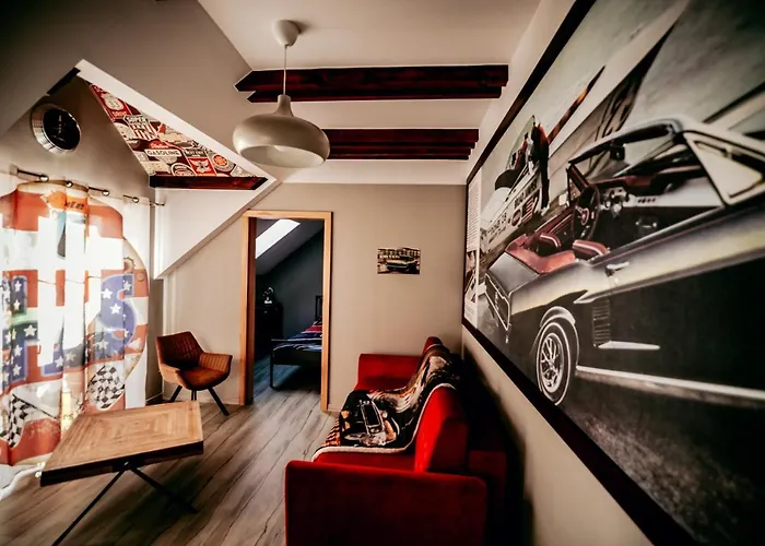 Jantarvia Car Museum , Pasja I Wypoczynek Z Klimatem Гостевой дом 3*