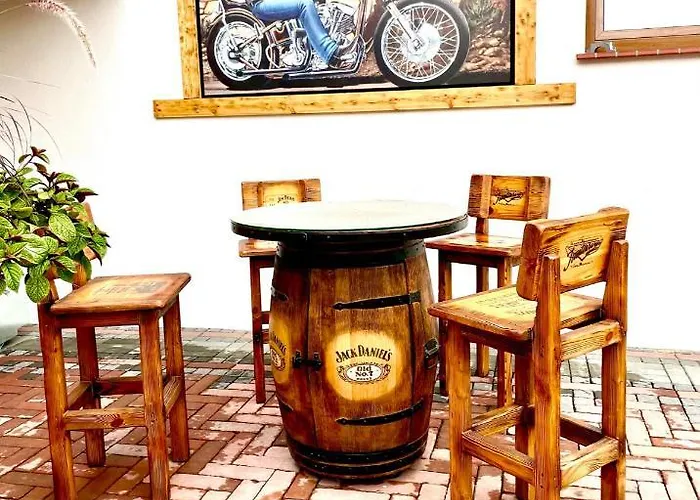 Jantarvia Car Museum , Pasja I Wypoczynek Z Klimatem Гостевой дом