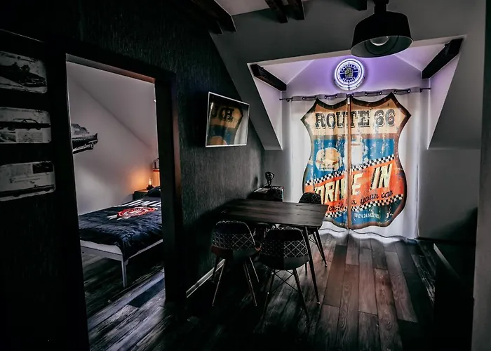 Jantarvia Car Museum , Pasja I Wypoczynek Z Klimatem Гостевой дом Янтар