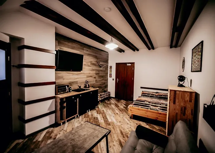 Jantarvia Car Museum , Pasja I Wypoczynek Z Klimatem 3* Янтар