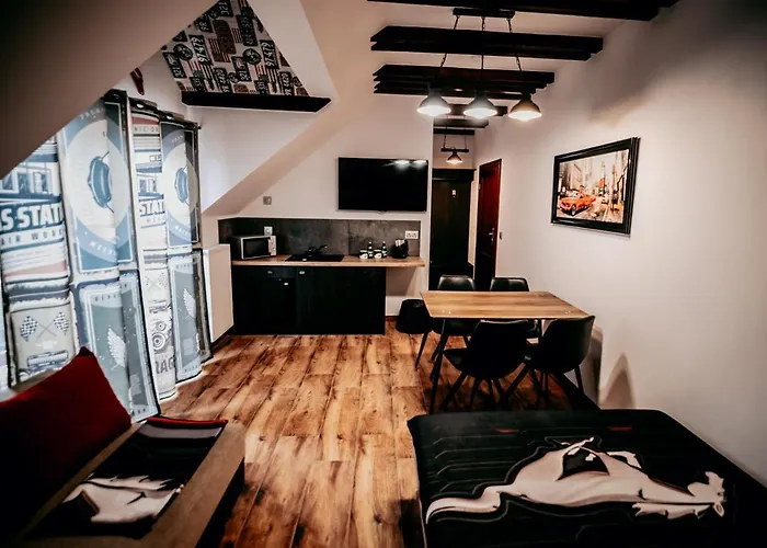 Jantarvia Car Museum , Pasja I Wypoczynek Z Klimatem Янтар