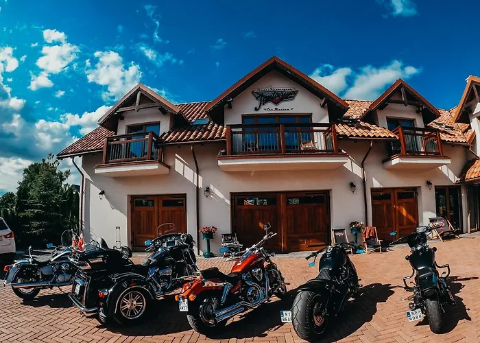 Jantarvia Car Museum , Pasja I Wypoczynek Miejsce Z Klimatem 3* Jantar