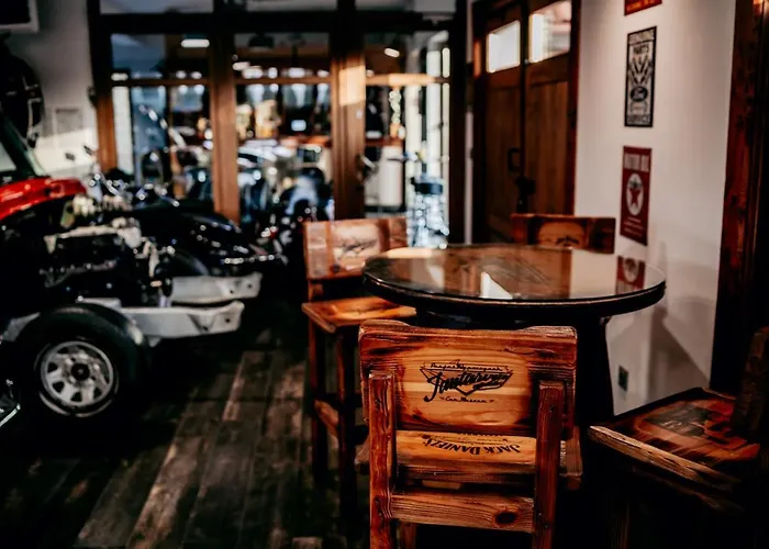 Jantarvia Car Museum , Pasja I Wypoczynek Miejsce Z Klimatem