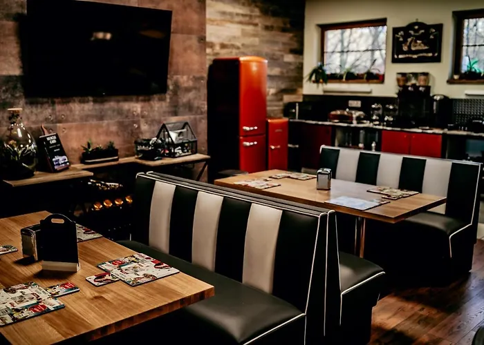 Jantarvia Car Museum , Pasja I Wypoczynek Z Klimatem Гостевой дом Янтар