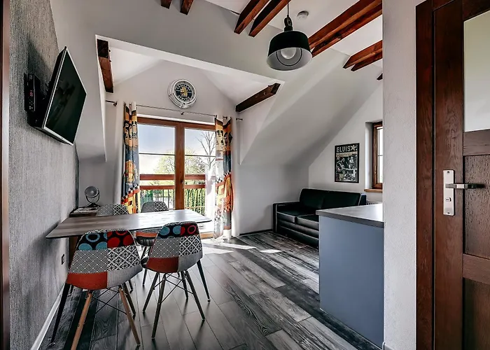 Jantarvia Car Museum , Pasja I Wypoczynek Z Klimatem