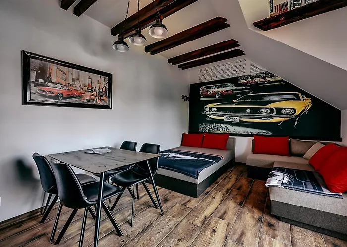 Jantarvia Car Museum , Pasja I Wypoczynek Miejsce Z Klimatem Pensjonat Jantar