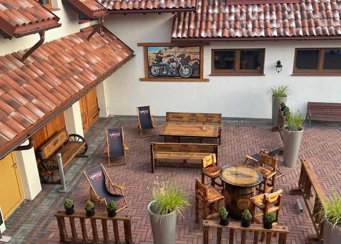 Jantarvia Car Museum , Pasja I Wypoczynek Miejsce Z Klimatem 3* Jantar